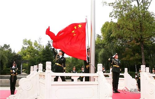 尽享知识交流 58问答平台一块正方形花坛边长是15米,后来把一条边增加二米,变成一个长方形花坛,面积增加多少平方米?用两种